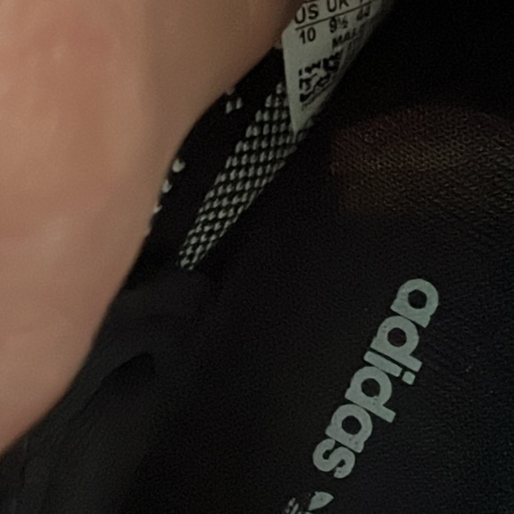 Yeezy V2 Cookies and Cream - Picture 4 of 4